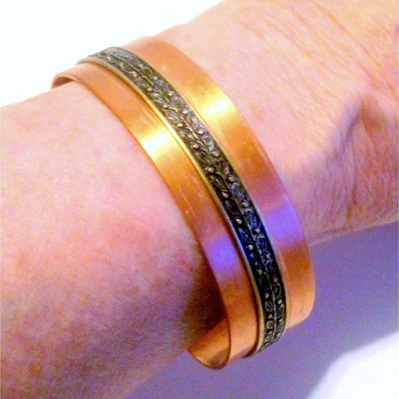 Vintage Copper Cuff Bracelet with Leaf Embossed Center - Picture 4 of 4